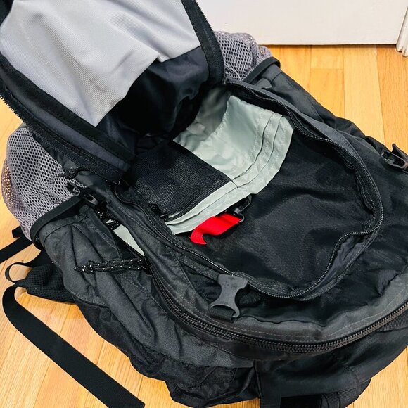 Kelty Redwing 2650 Trail Series Internal Frame Backpack Black 44L Camping - Picture 11 of 16